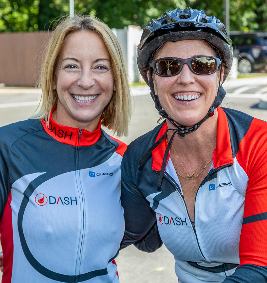 Dash Financial team captain Jennifer Fagenson and teammate Jaclyn Butler enjoy a gorgeous day supporting the Autism Science Foundation.